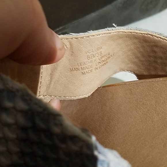 Vince Camuto lupa desert snake wedges B84 - Picture 7 of 7